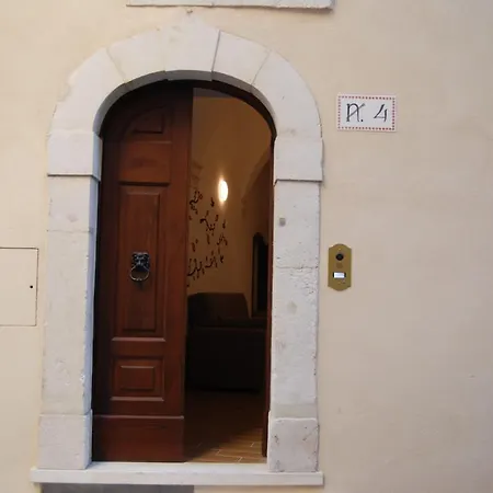 Appartamento Turistico I Portici L'Aquila Exterior photo